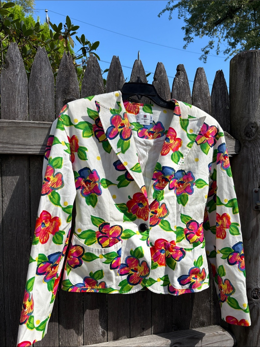 Ungaro ter size 8 cotton bright floral blazer!!